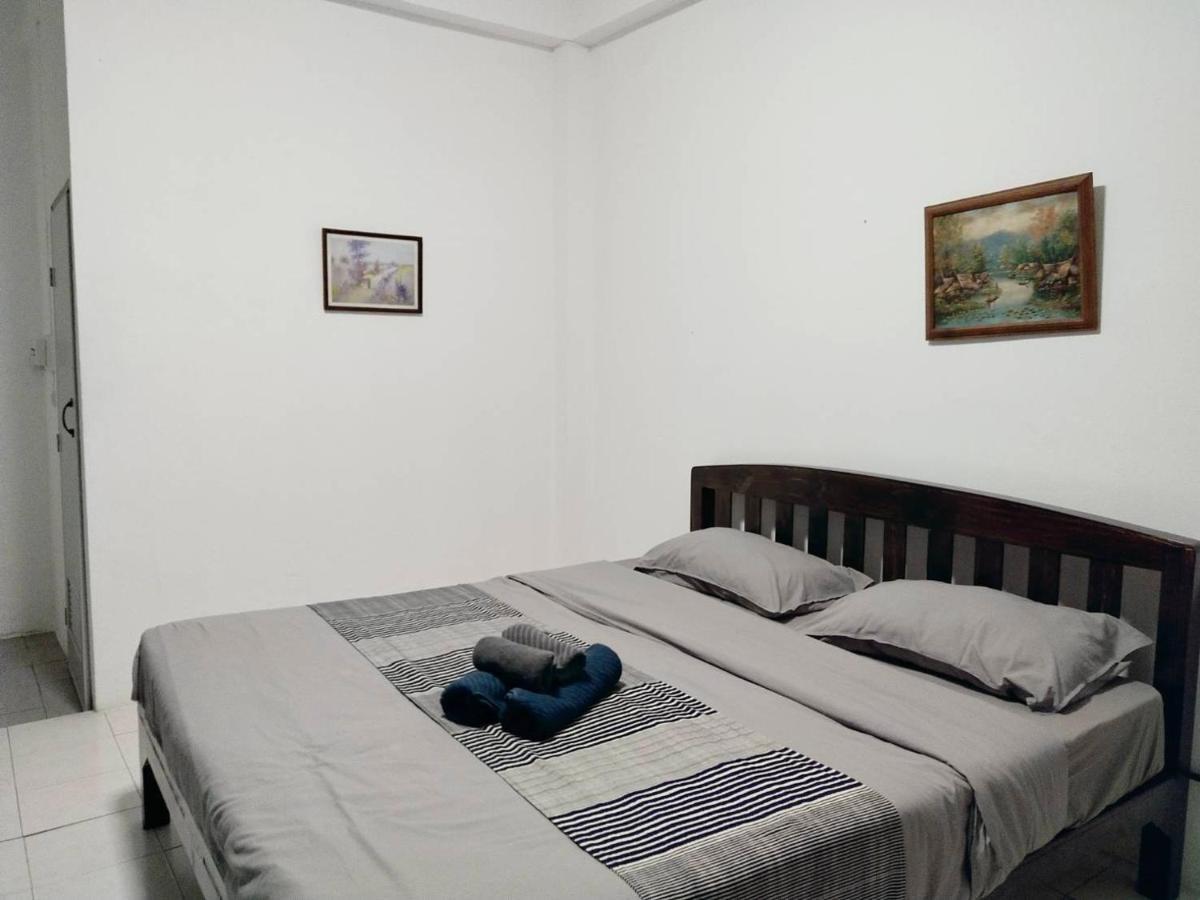 The Shire Guesthouse Чиангмай Екстериор снимка